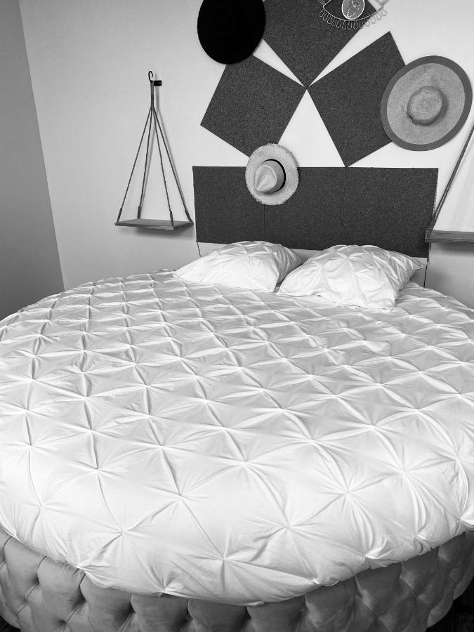 Hypolite Bed & Breakfast Avesnes-sur-Helpe Dış mekan fotoğraf